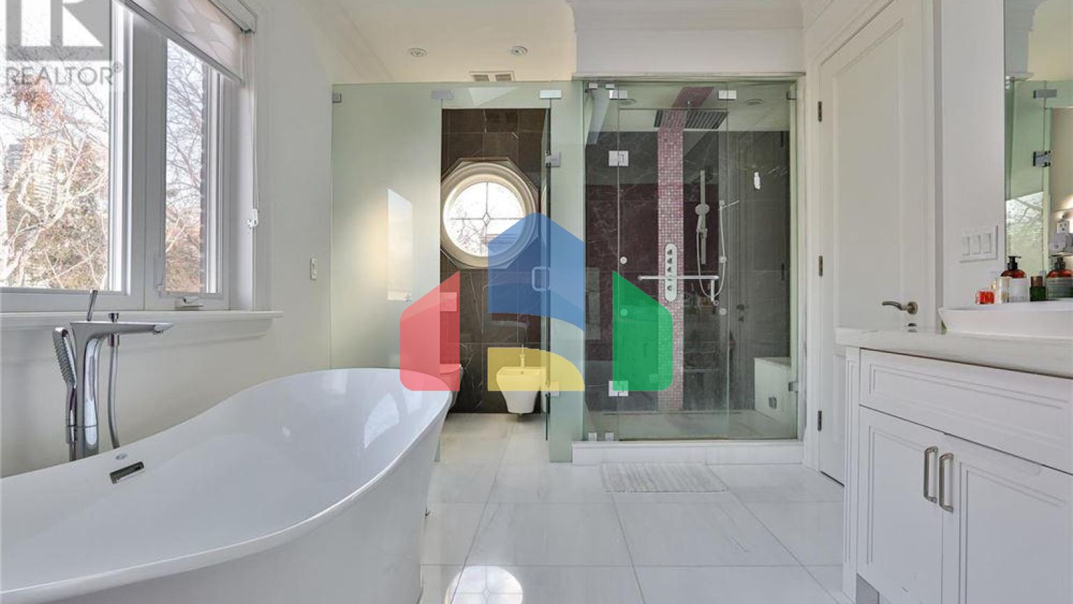 Residential - Single Family Home - Toronto, Canada - Canada