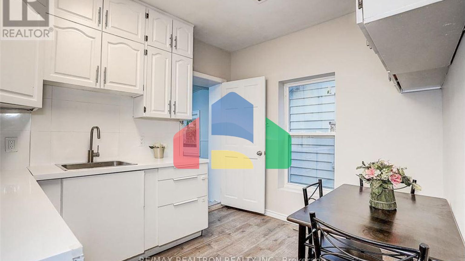 Residential - Single Family Home - Toronto, Canada - Canada