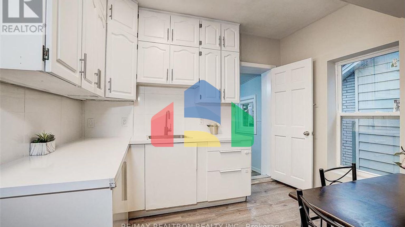 Residential - Single Family Home - Toronto, Canada - Canada