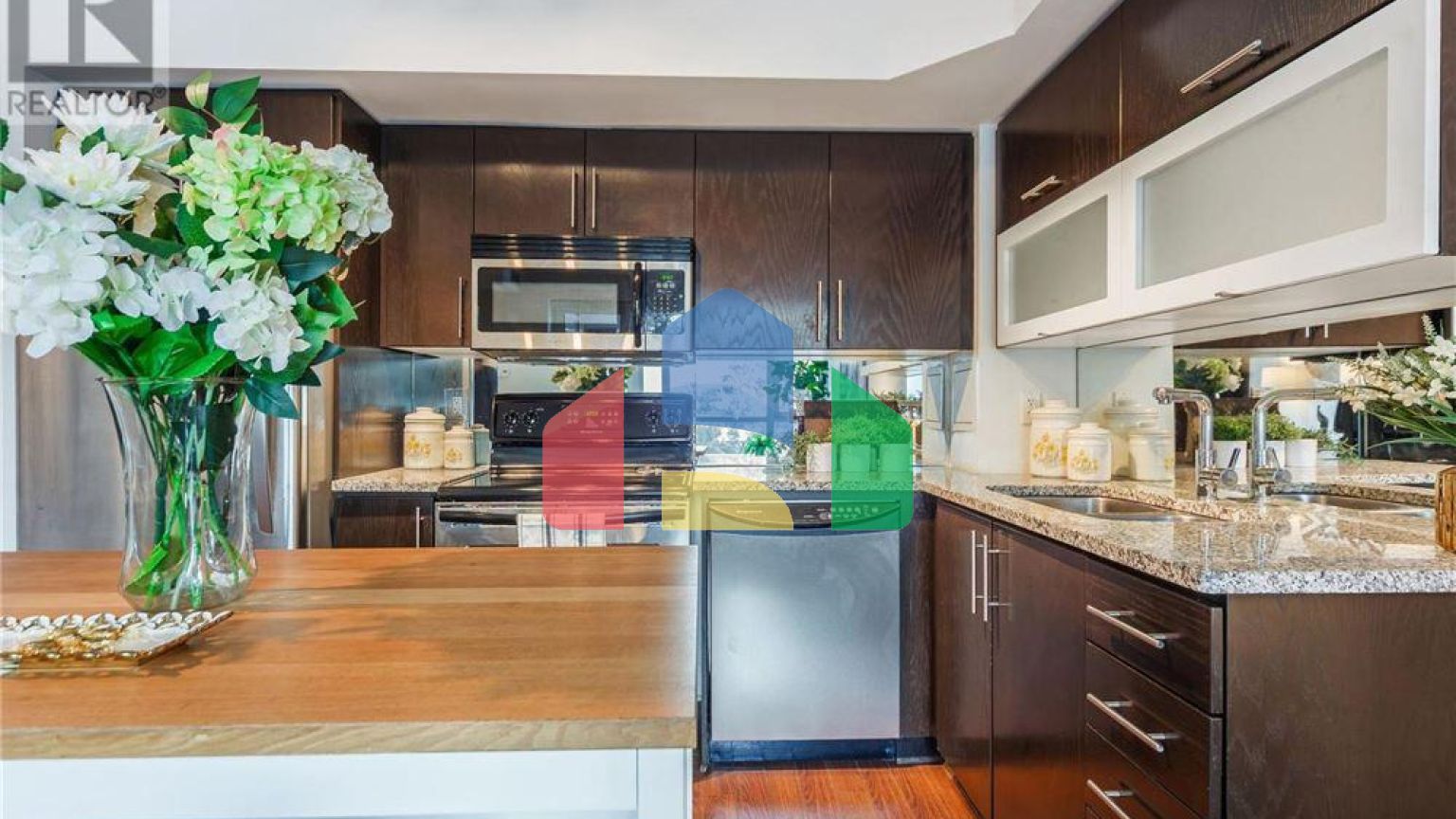 Residential - Condo/Apartment - Toronto, Canada - Canada