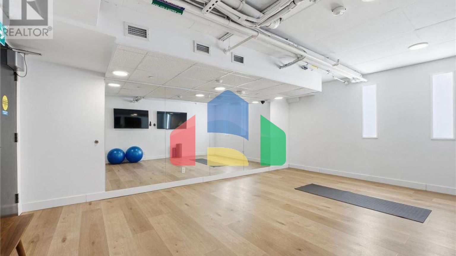 Residential - Condo/Apartment - Toronto, Canada - Canada