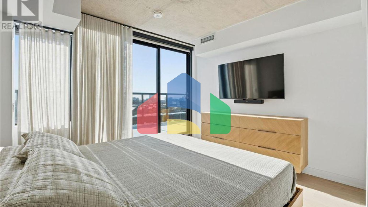 Residential - Condo/Apartment - Toronto, Canada - Canada