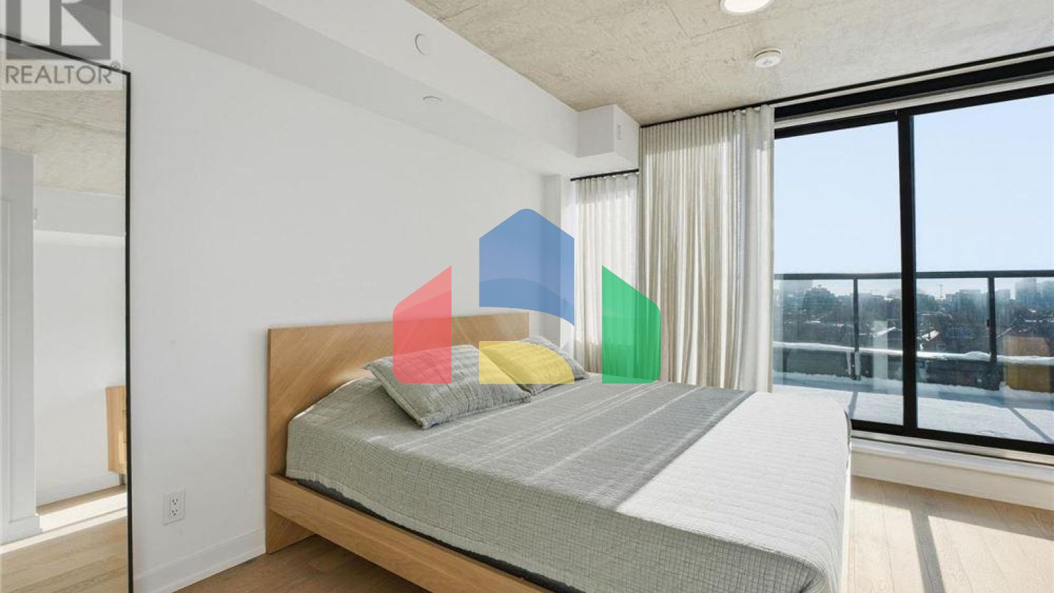 Residential - Condo/Apartment - Toronto, Canada - Canada