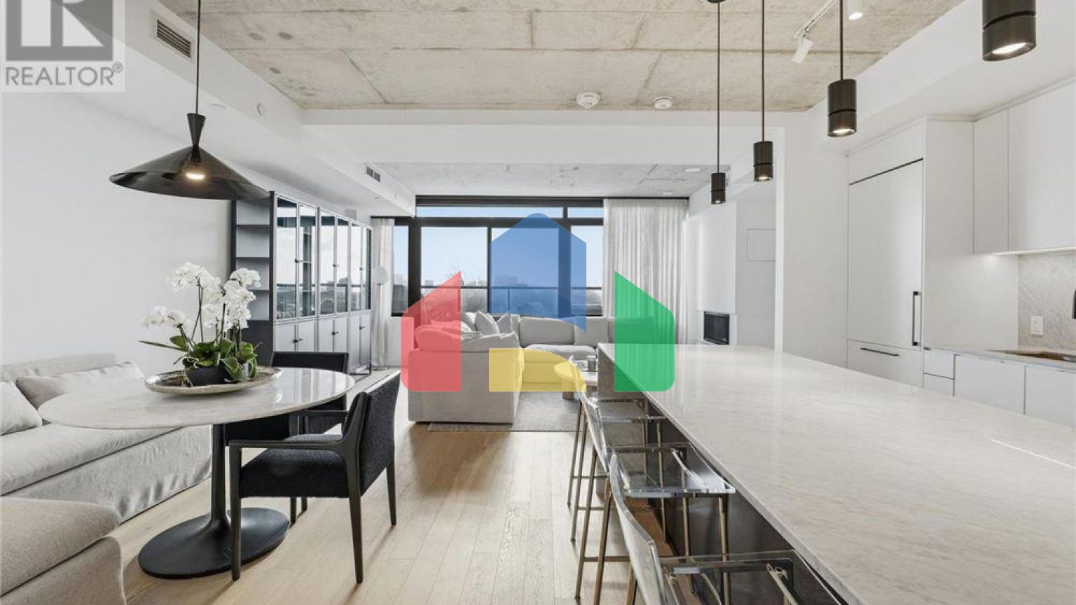 Residential - Condo/Apartment - Toronto, Canada - Canada