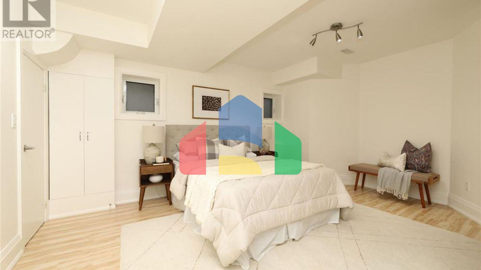 Residential - Single Family Home - Toronto, Canada - Canada