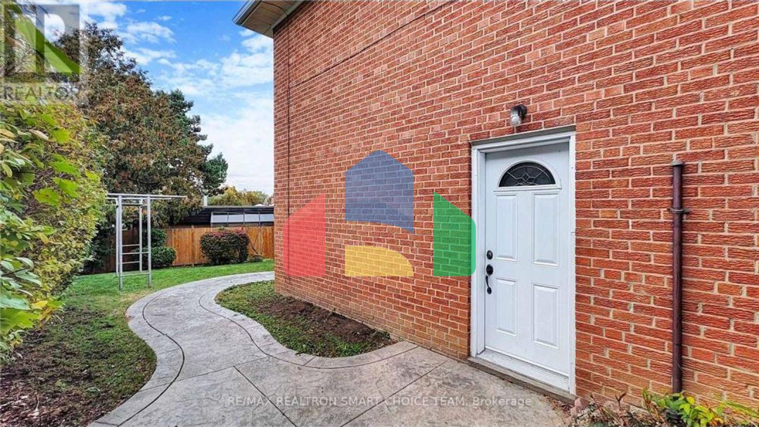 Residential - Single Family Home - Toronto, Canada - Canada