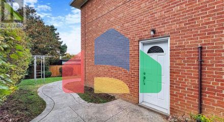 Residential - Single Family Home - Toronto, Canada - Canada