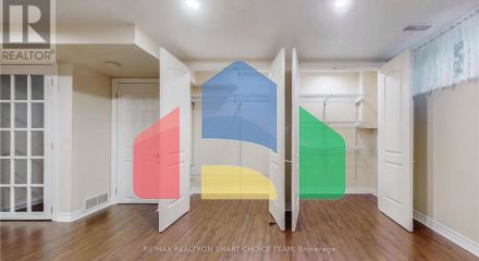 Residential - Single Family Home - Toronto, Canada - Canada