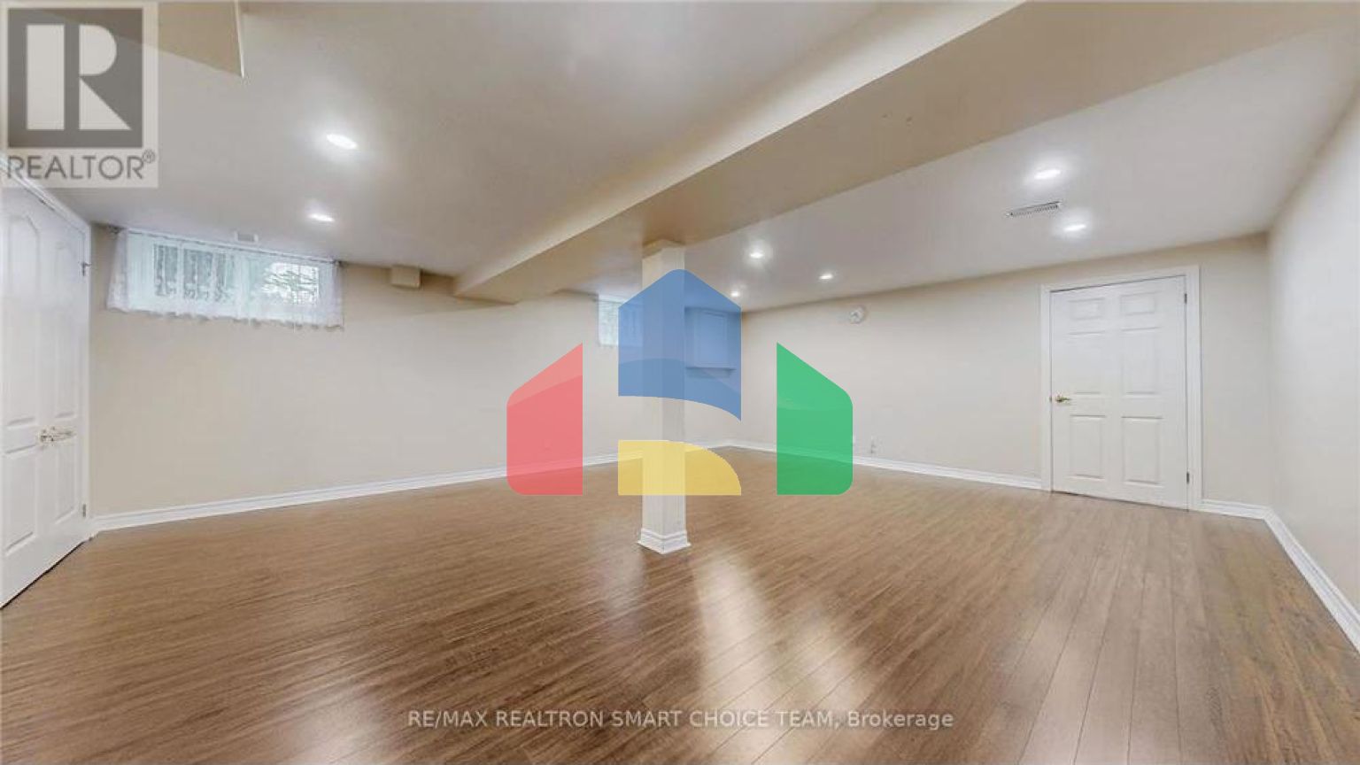 Residential - Single Family Home - Toronto, Canada - Canada