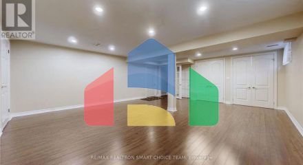 Residential - Single Family Home - Toronto, Canada - Canada