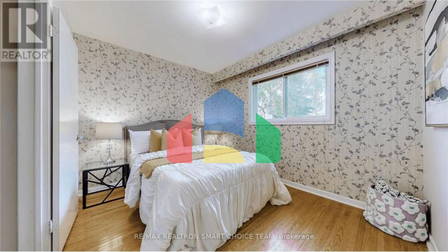 Residential - Single Family Home - Toronto, Canada - Canada