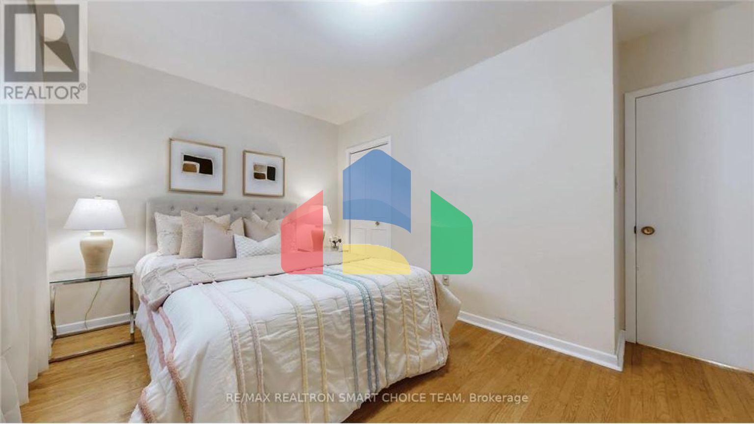 Residential - Single Family Home - Toronto, Canada - Canada