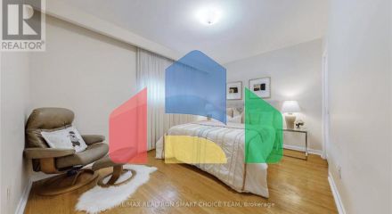 Residential - Single Family Home - Toronto, Canada - Canada