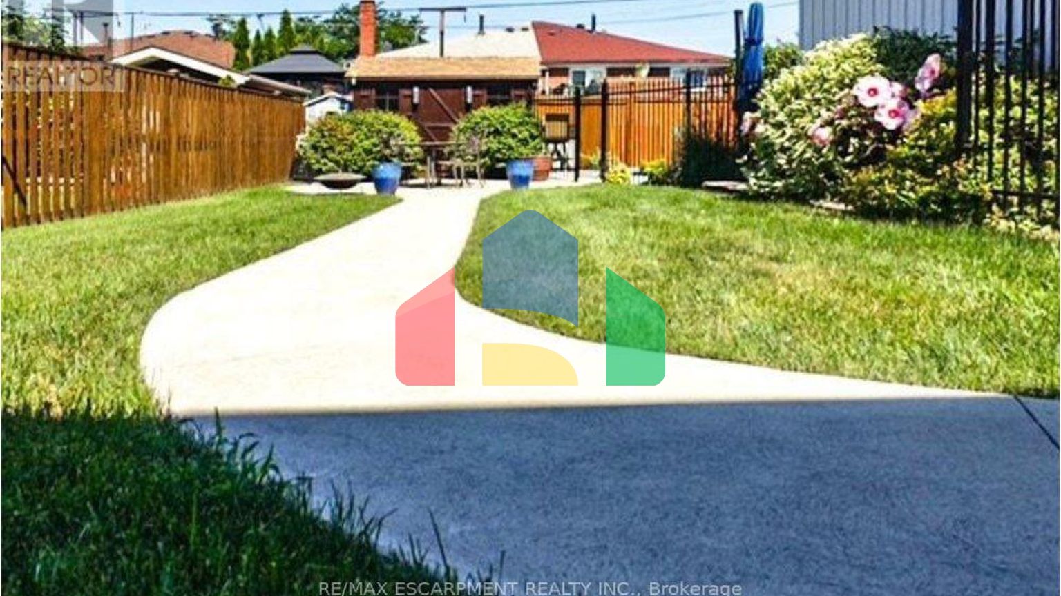 Residential - Single Family Home - Toronto, Canada - Canada