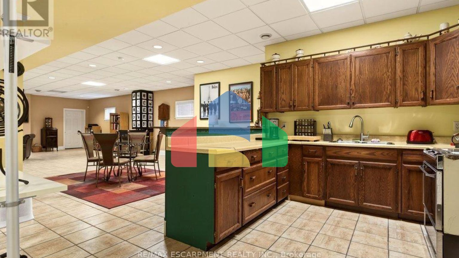 Residential - Single Family Home - Toronto, Canada - Canada