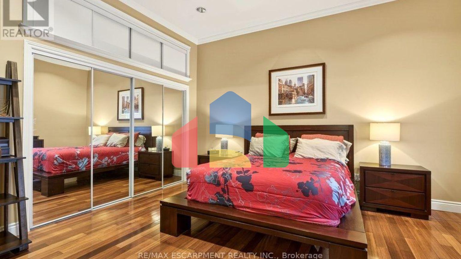 Residential - Single Family Home - Toronto, Canada - Canada