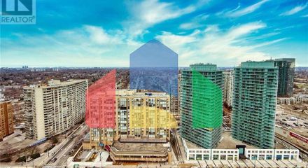 Residential - Single Family Home - Toronto, Canada - Canada