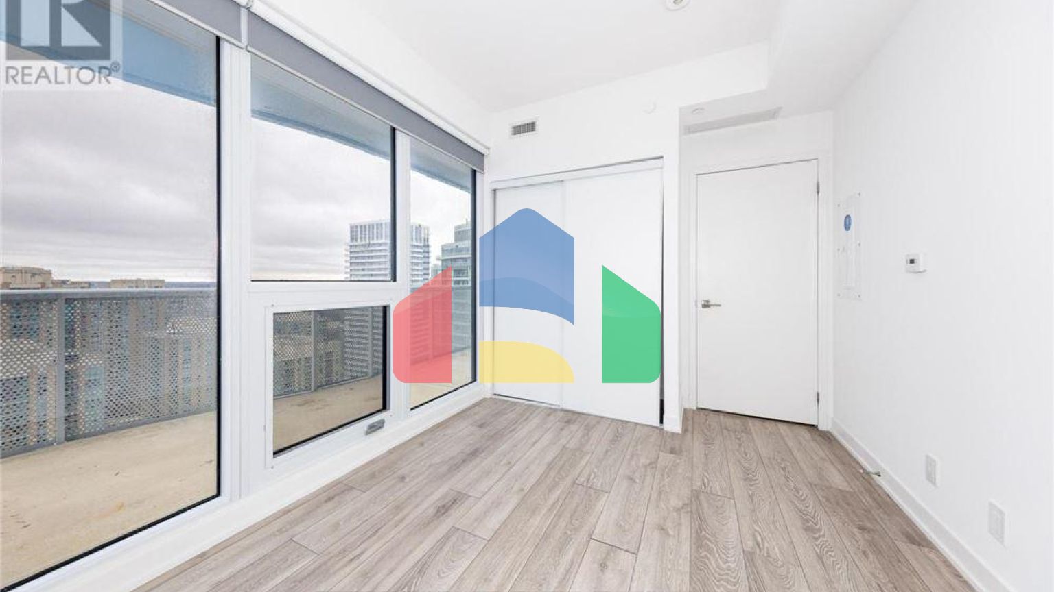 Residential - Single Family Home - Toronto, Canada - Canada