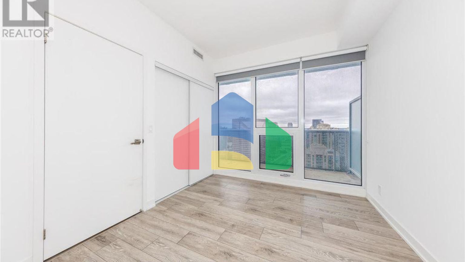 Residential - Single Family Home - Toronto, Canada - Canada