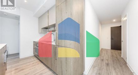 Residential - Single Family Home - Toronto, Canada - Canada