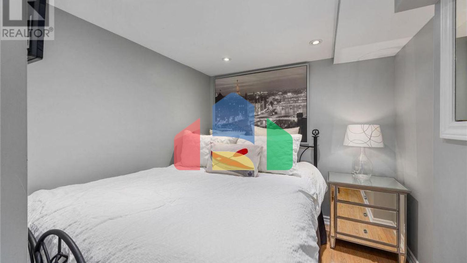 Residential - Single Family Home - Toronto, Canada - Canada