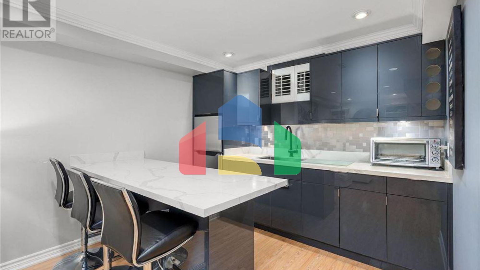 Residential - Single Family Home - Toronto, Canada - Canada