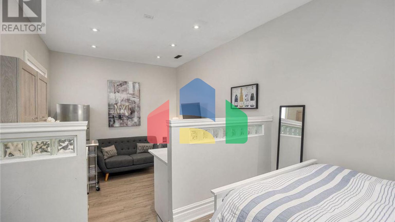 Residential - Single Family Home - Toronto, Canada - Canada