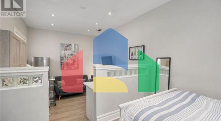 Residential - Single Family Home - Toronto, Canada - Canada