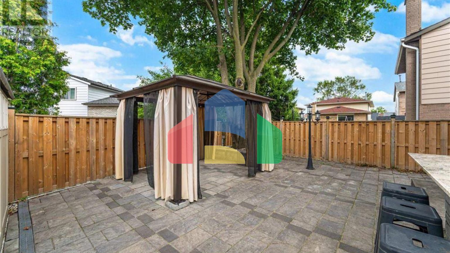 Residential - Single Family Home - Toronto, Canada - Canada