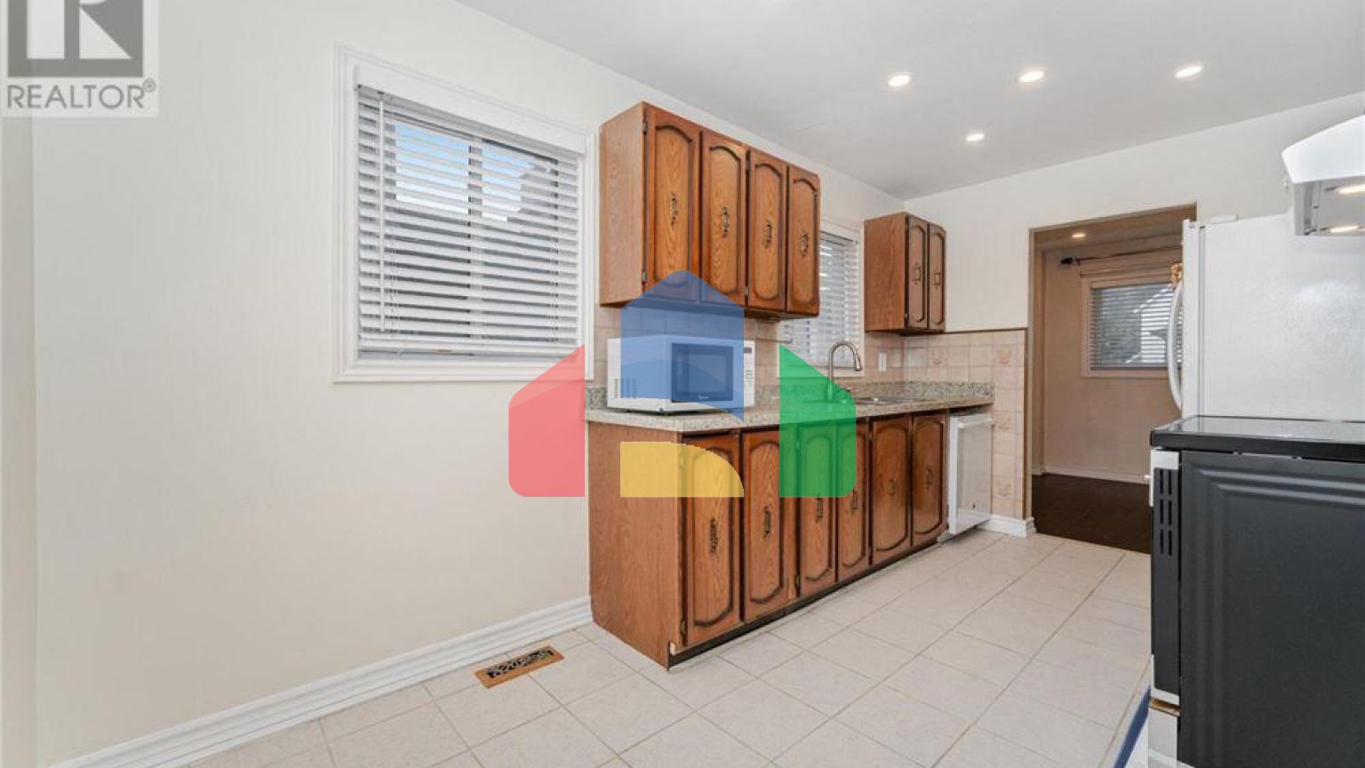 Residential - Single Family Home - Toronto, Canada - Canada