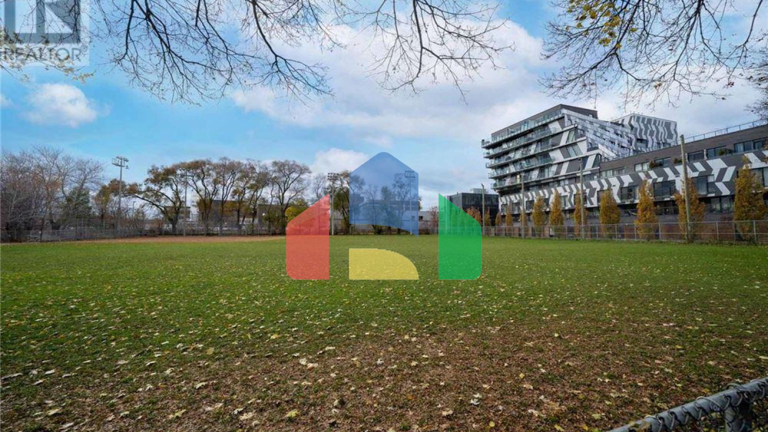 Residential - Single Family Home - Toronto, Canada - Canada