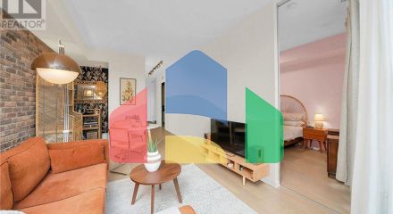 Residential - Single Family Home - Toronto, Canada - Canada