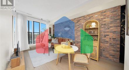 Residential - Single Family Home - Toronto, Canada - Canada