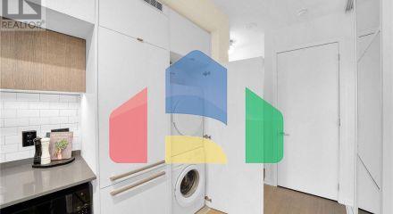 Residential - Single Family Home - Toronto, Canada - Canada