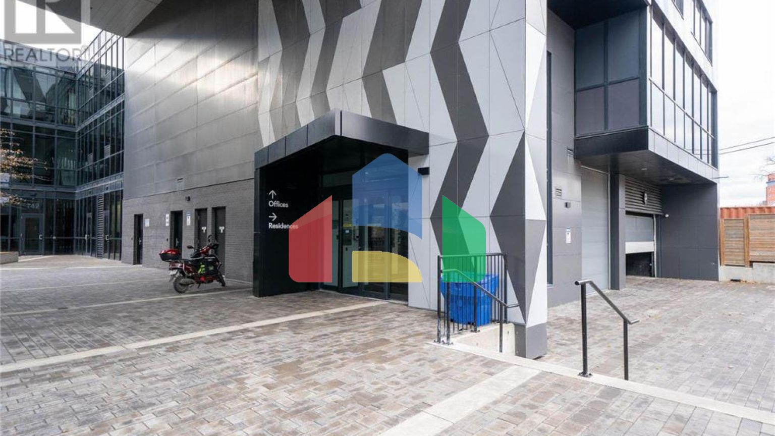 Residential - Single Family Home - Toronto, Canada - Canada