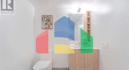 Residential - Single Family Home - Toronto, Canada - Canada