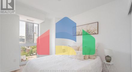 Residential - Single Family Home - Toronto, Canada - Canada