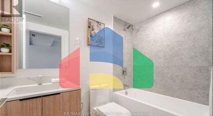 Residential - Single Family Home - Toronto, Canada - Canada