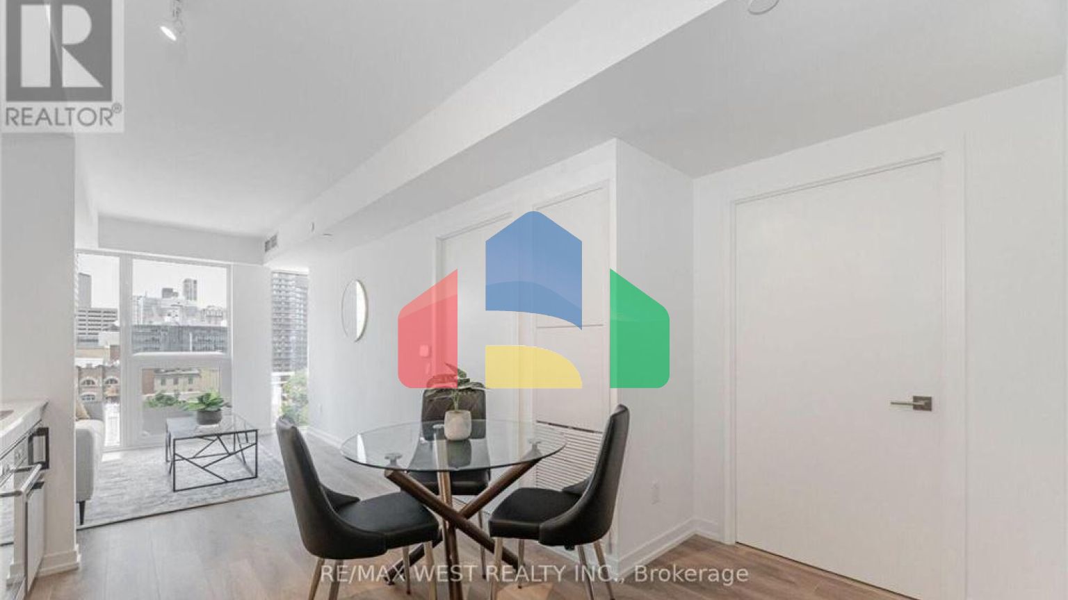 Residential - Single Family Home - Toronto, Canada - Canada