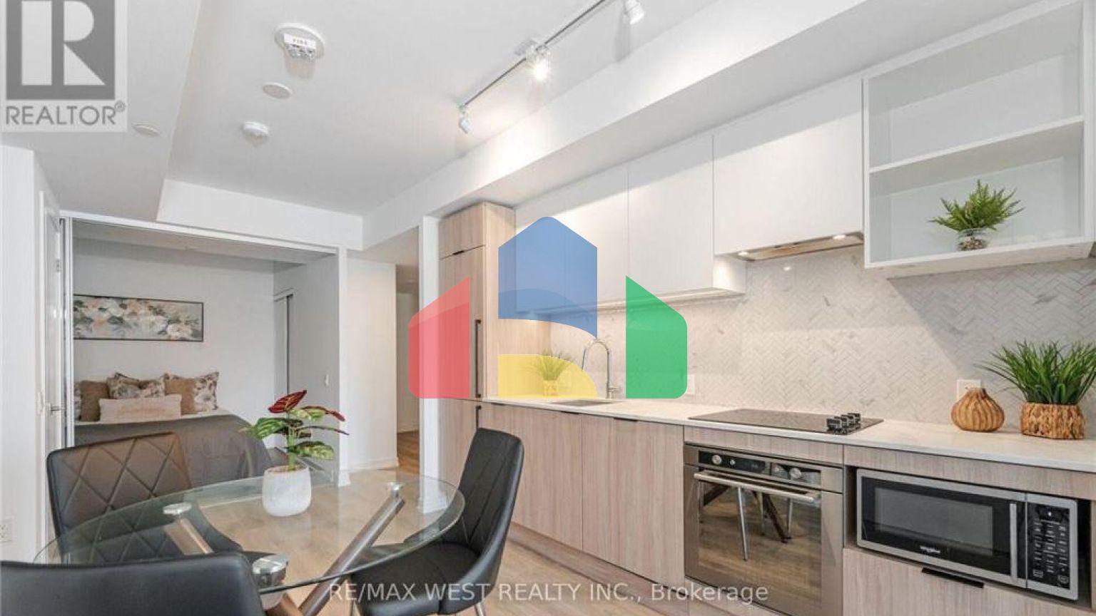 Residential - Single Family Home - Toronto, Canada - Canada