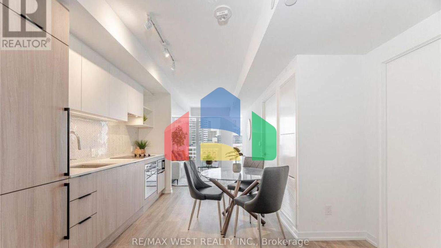 Residential - Single Family Home - Toronto, Canada - Canada