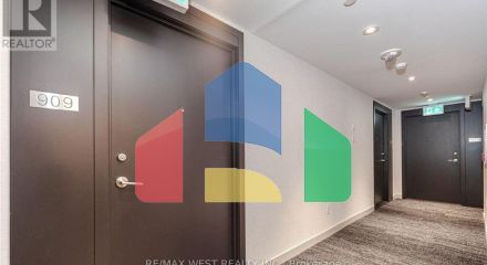 Residential - Single Family Home - Toronto, Canada - Canada