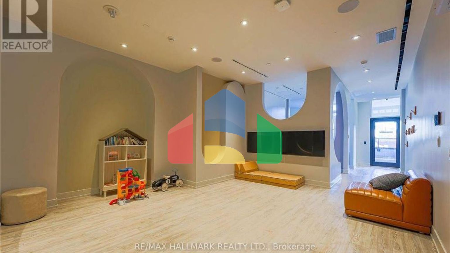 Residential - Single Family Home - Toronto, Canada - Canada