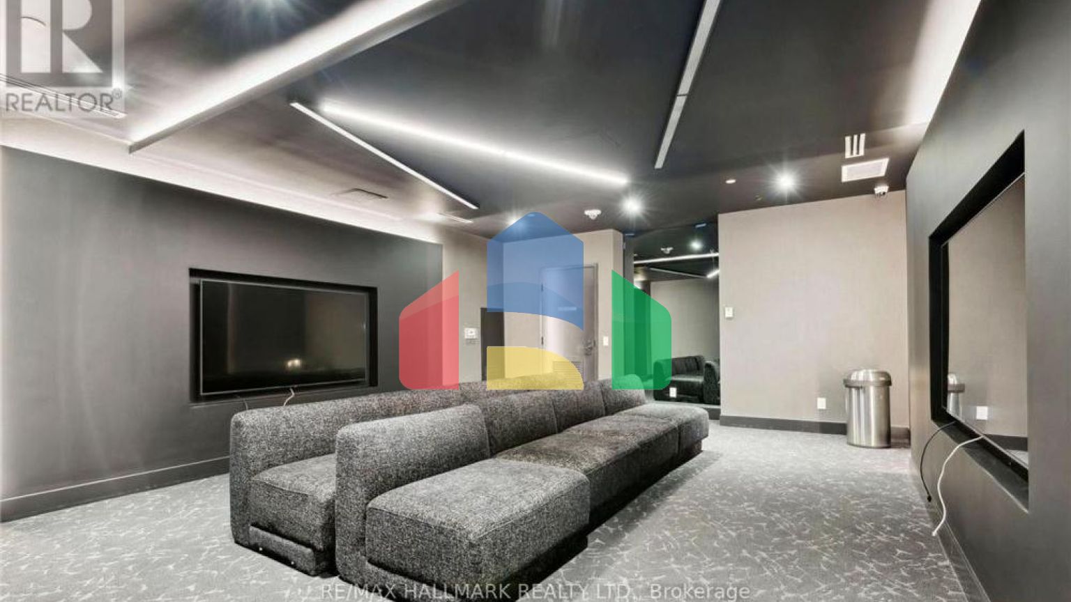 Residential - Single Family Home - Toronto, Canada - Canada