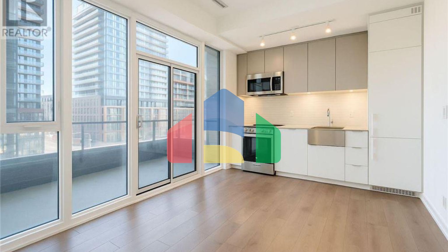 Residential - Single Family Home - Toronto, Canada - Canada