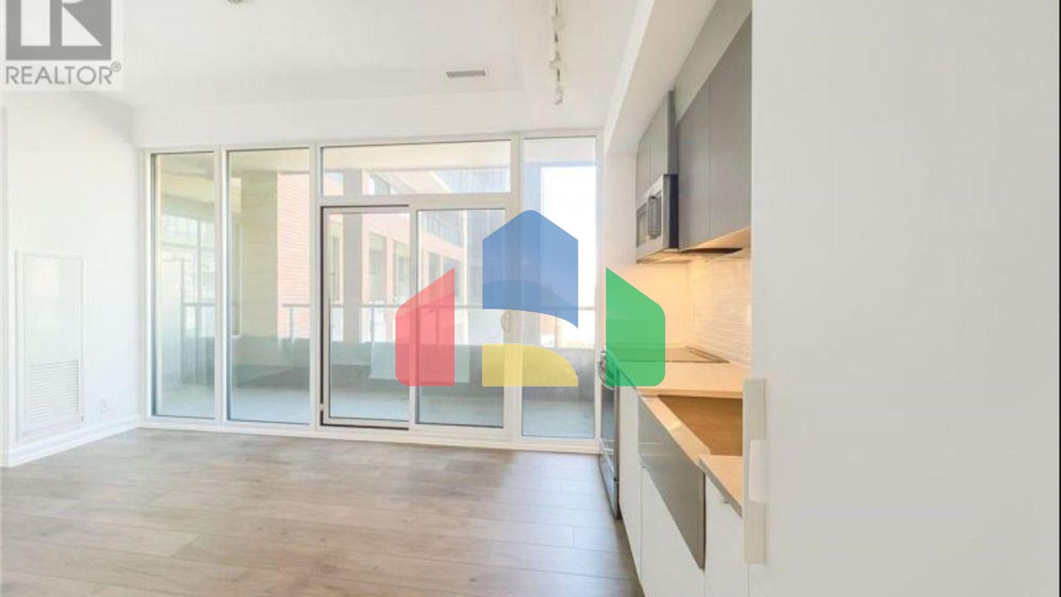 Residential - Single Family Home - Toronto, Canada - Canada