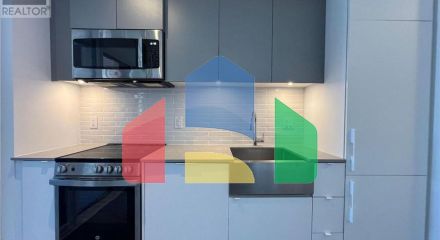 Residential - Single Family Home - Toronto, Canada - Canada