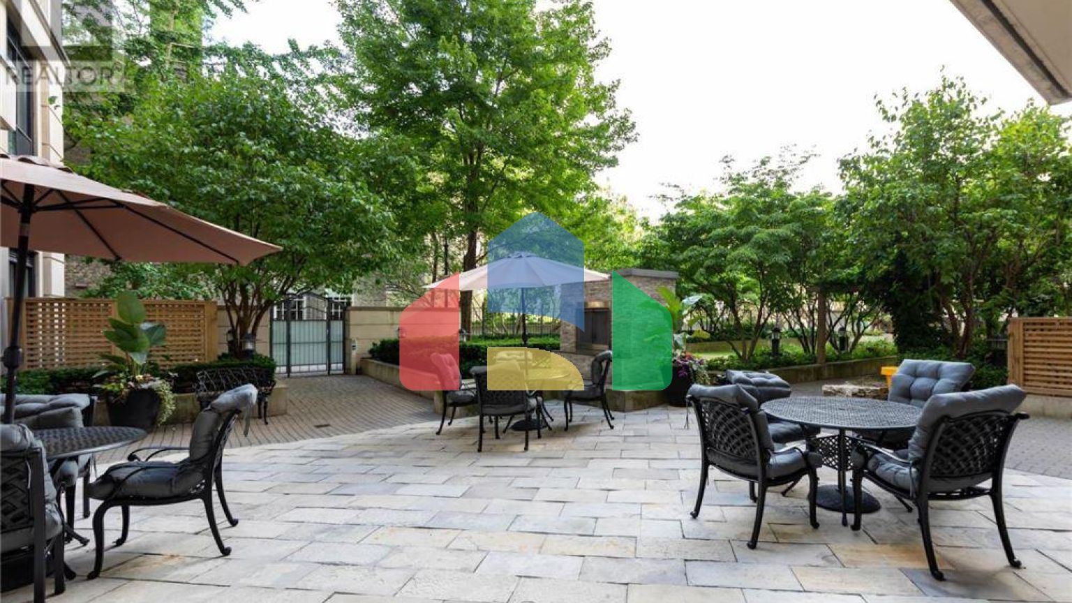 Residential - Single Family Home - Toronto, Canada - Canada