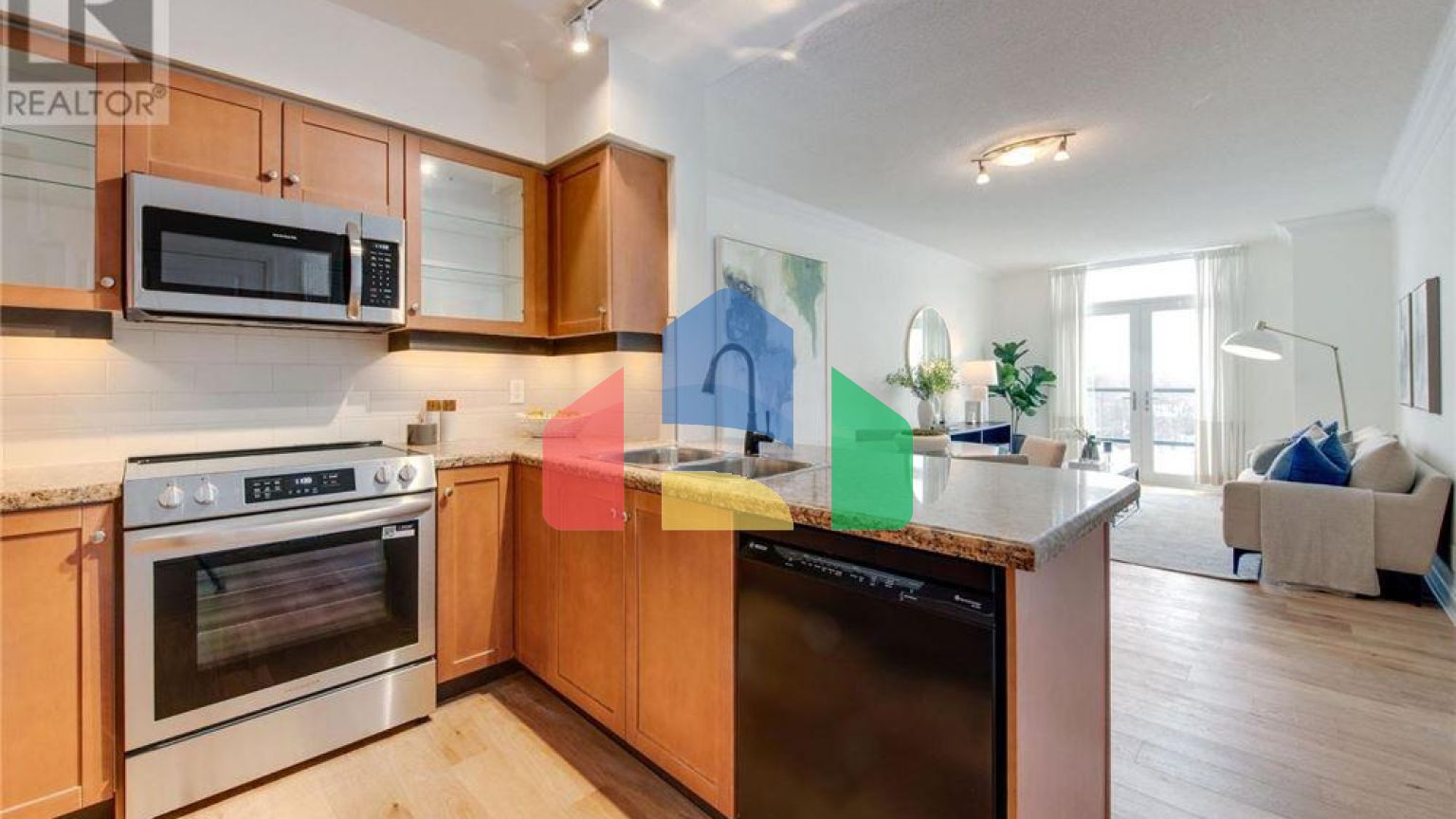 Residential - Single Family Home - Toronto, Canada - Canada