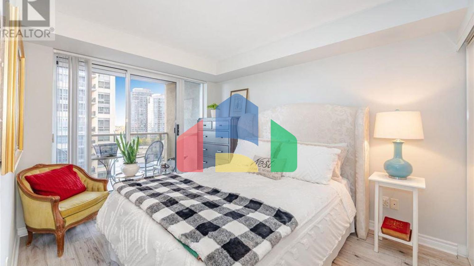 Residential - Single Family Home - Toronto, Canada - Canada